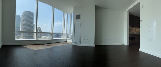 436 Stuart St, Unit 1612