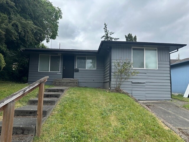 property at 2028 E 34th St