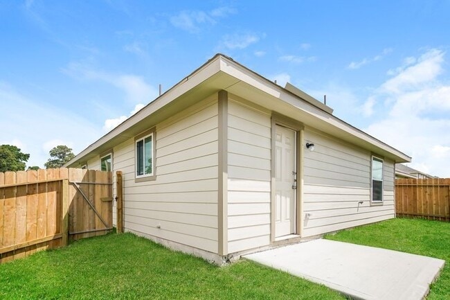 313 Blue Crane St in Huntsville, TX - Building Photo - Building Photo