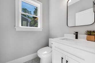 7 Cedar Ave in Somerville, MA - Building Photo - Building Photo