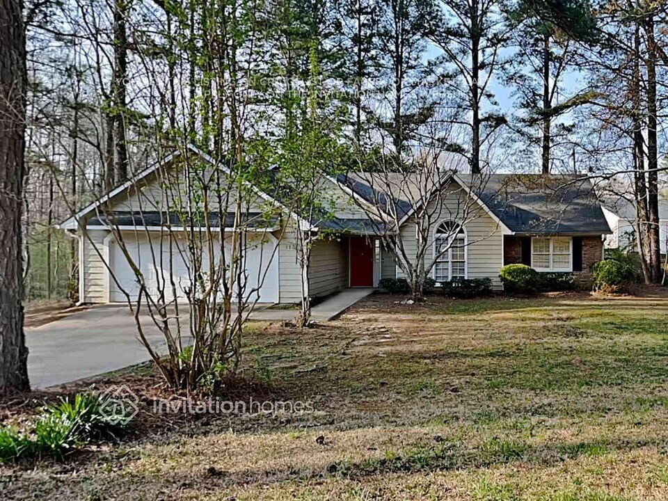 115 Silver Springs Dr in Fayetteville, GA - Building Photo
