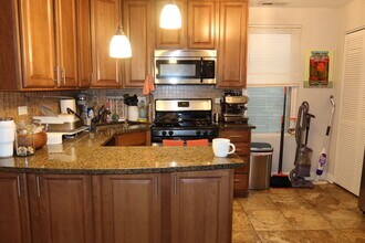 2036 N Honore St in Chicago, IL - Building Photo - Building Photo