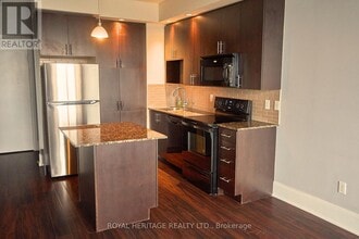 181 Wynford Dr in Toronto, ON - Building Photo - Building Photo