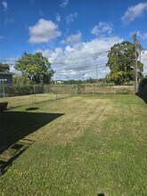 914 NW 15th St in Florida City, FL - Building Photo - Building Photo