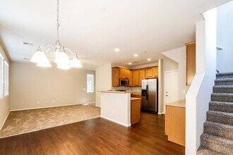 6204 Bradford Island Ct in Las Vegas, NV - Building Photo - Building Photo