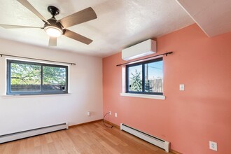 136 Fiesta St-Unit -136 Fiesta Street, Unit B in Santa Fe, NM - Foto de edificio - Building Photo