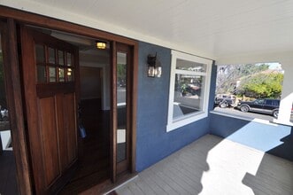 2214 Elsinore St in Los Angeles, CA - Foto de edificio - Building Photo