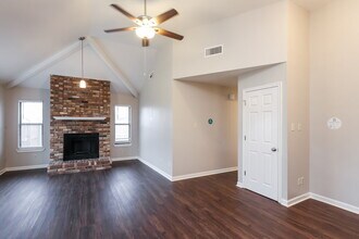 101 Colony Dr in Arlington, TX - Building Photo - Building Photo