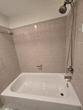 4909 Casimir St, Unit 1 Basement in Annandale, VA - Building Photo - Building Photo