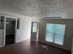 726 4th St in San Leon, TX - Building Photo - Building Photo