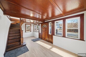 75 Lakeview Terrace in Oakland, NJ - Building Photo - Building Photo