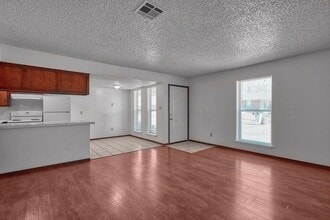 1012-1014 N 5th St in Noble, OK - Building Photo - Building Photo