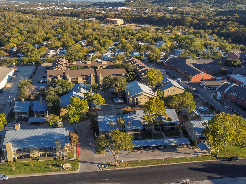 Lakeside in Kerrville, TX - Building Photo