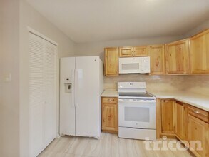 11811 Wapiti Way in Noblesville, IN - Foto de edificio - Building Photo