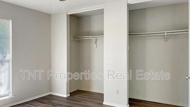 1925 Pine Tree Dr in Bryan, TX - Building Photo - Building Photo