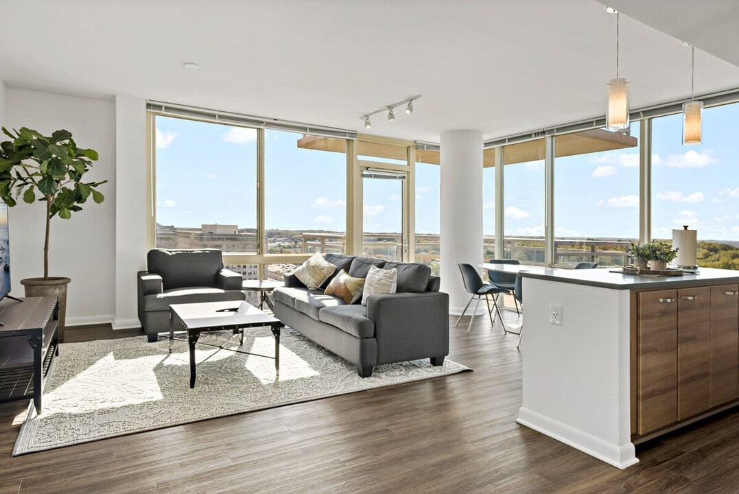 1751 Pinnacle Dr, Unit SI ID1395422P in Tysons, VA - Building Photo