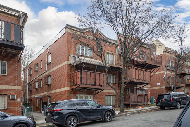 27 Taylor St in Brooklyn, NY - Foto de edificio - Building Photo