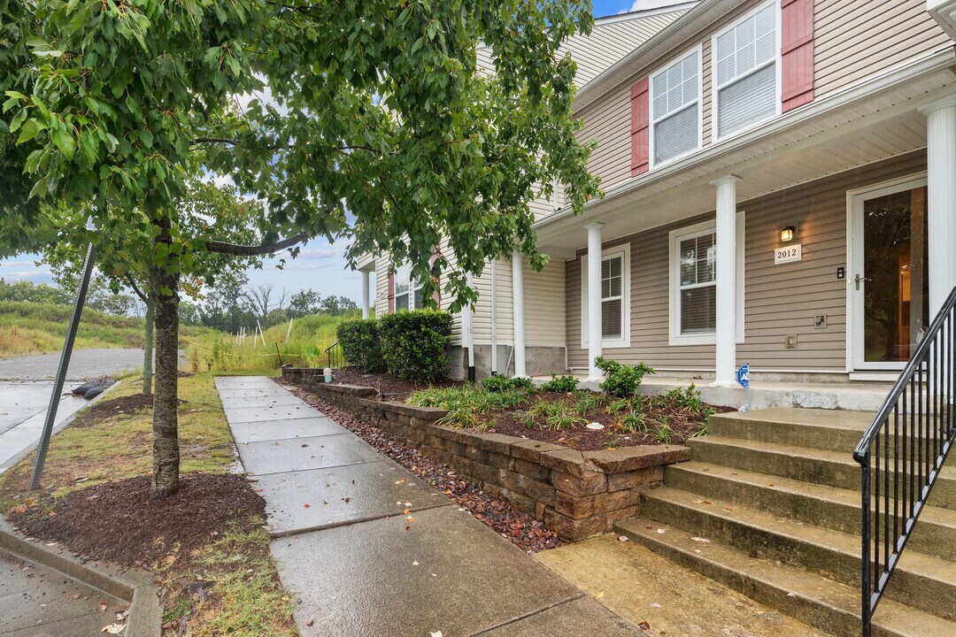 2012 Ethan Ln in Antioch, TN - Foto de edificio