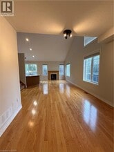 4210 Saunders Crescent in Burlington, ON - Building Photo - Building Photo