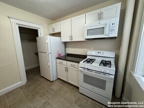 5 Barrows St, Unit 4a in Boston, MA - Foto de edificio - Building Photo