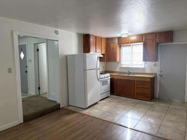 property at 2425 Mountain Rd NW