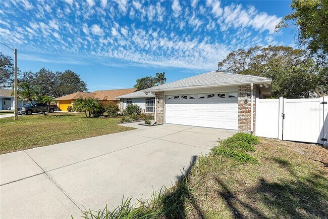 911 Wee Burn Pl in Sarasota, FL - Building Photo - Building Photo