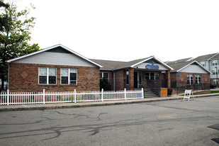 Bruce Street Gardens Apartments