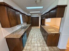 1205 Tanglewood Dr in Cleburne, TX - Building Photo - Building Photo