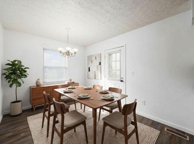 4835-4837 Duke Philip Dr in Hilliard, OH - Building Photo - Building Photo