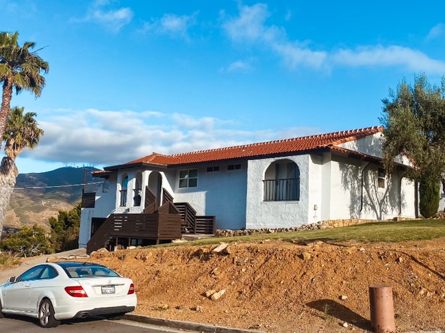 property at 9865 Chestnut St