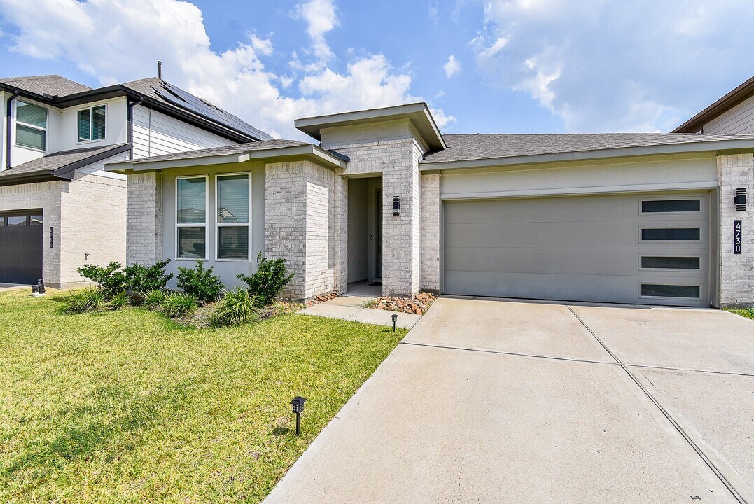 4730 Torcello Fls Ln in Katy, TX - Building Photo