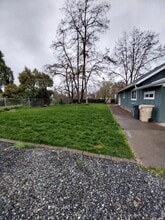1102 SW Oak St in Grants Pass, OR - Building Photo - Building Photo