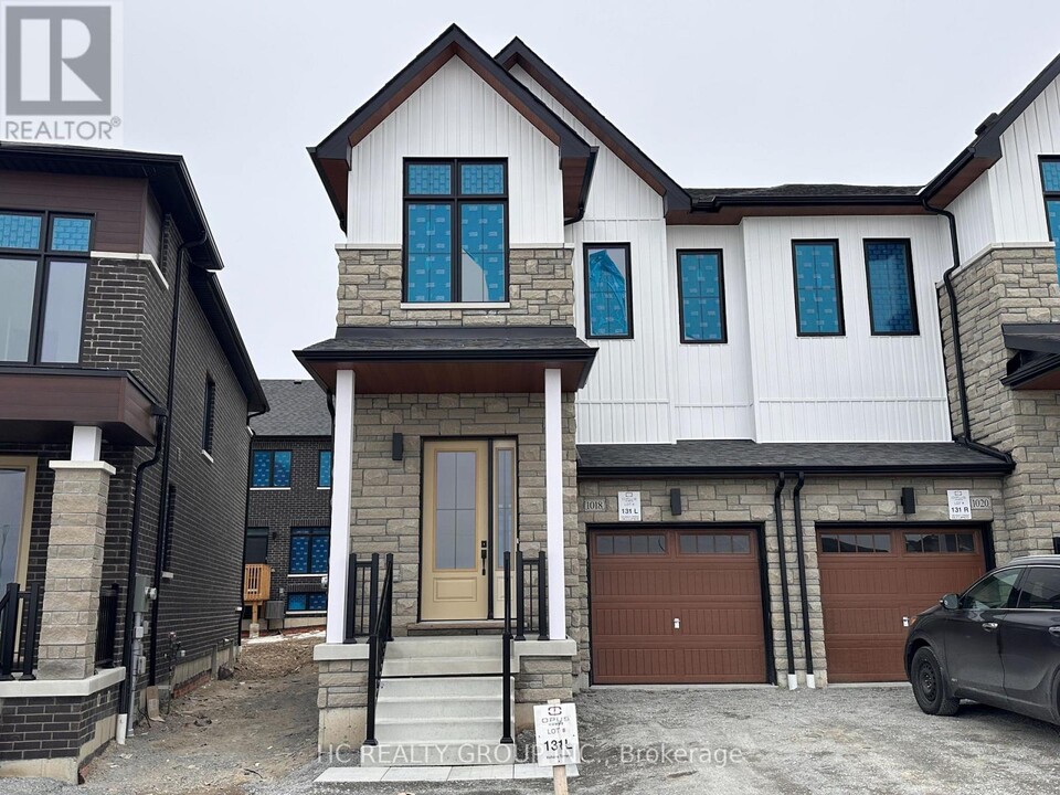 1018 Valhalla Ter in Pickering, ON - Building Photo