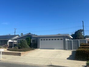 7548 Newport Dr in Goleta, CA - Building Photo - Building Photo
