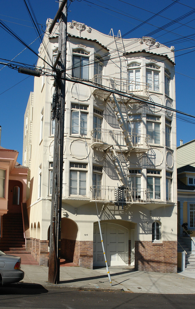 575 12th Ave in San Francisco, CA - Building Photo - Building Photo