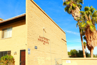 East Wind Apartments in Tucson, AZ - Building Photo - Building Photo