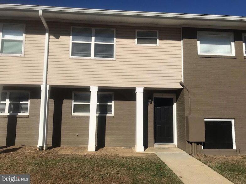 2050 Nike Dr in Waldorf, MD - Building Photo