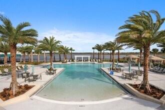 12202 Blue Pacific Dr in Riverview, FL - Foto de edificio - Building Photo