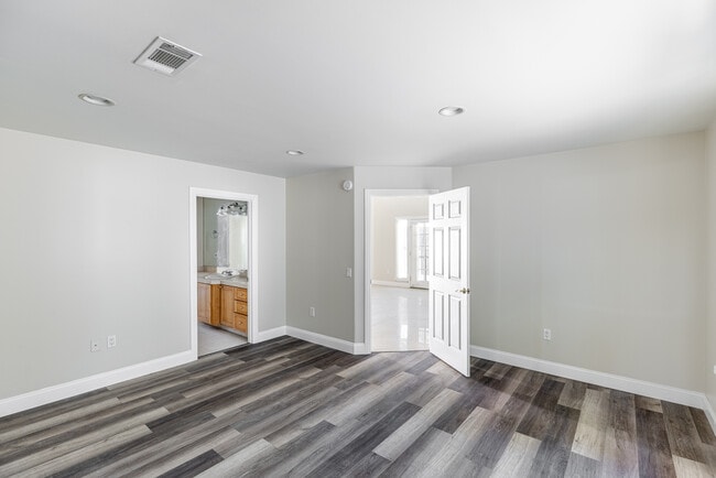 5508 Wilbur Ave in Los Angeles, CA - Building Photo - Building Photo
