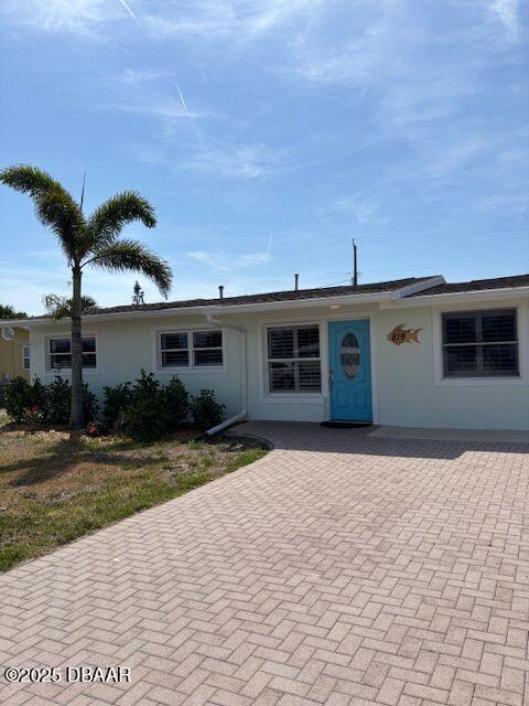 819 E 24th Ave in New Smyrna Beach, FL - Building Photo