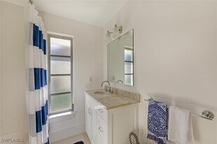 239 Torrey Pines Point in Naples, FL - Building Photo