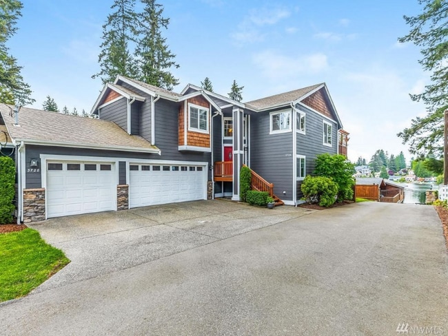 3728 Serene Way in Lynnwood, WA - Foto de edificio - Building Photo