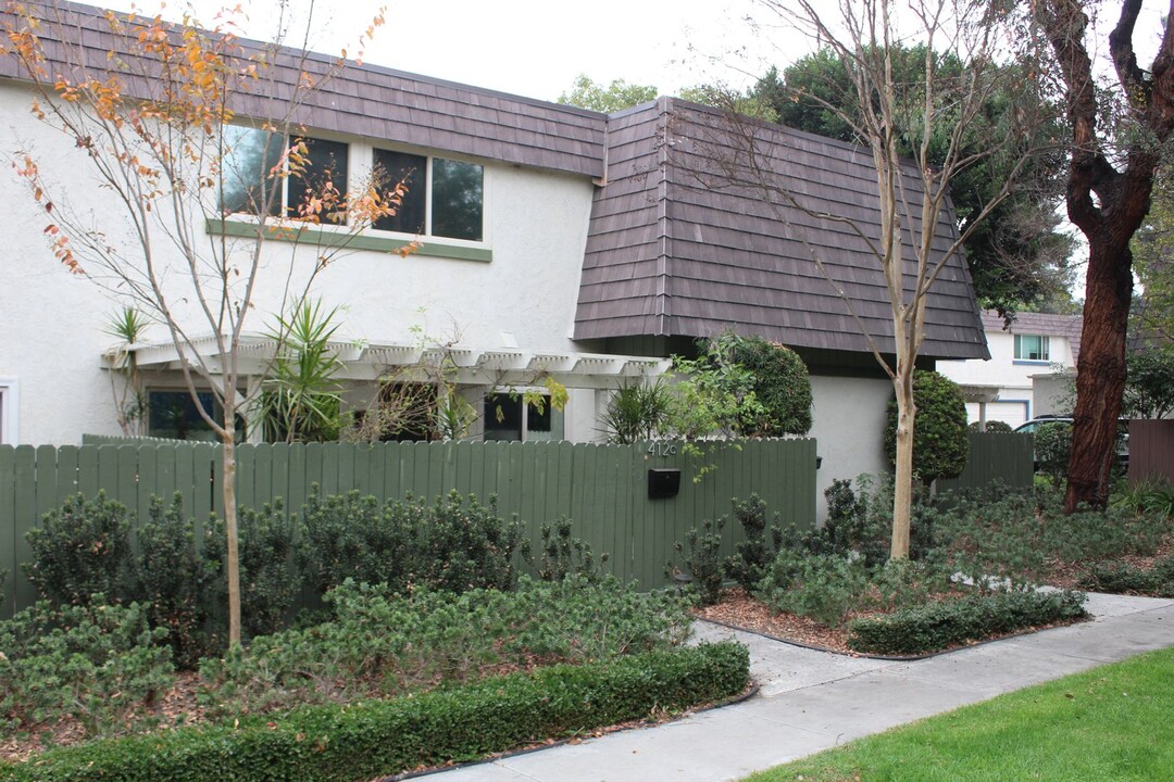 412 N Jeanine Dr in Anaheim, CA - Building Photo