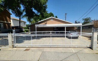441 Sycamore St in Santa Paula, CA - Building Photo