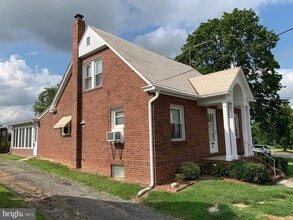 106 S Center St in Westminster, MD - Building Photo - Building Photo