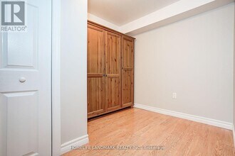 25 Bracken Fernway in Toronto, ON - Building Photo - Building Photo