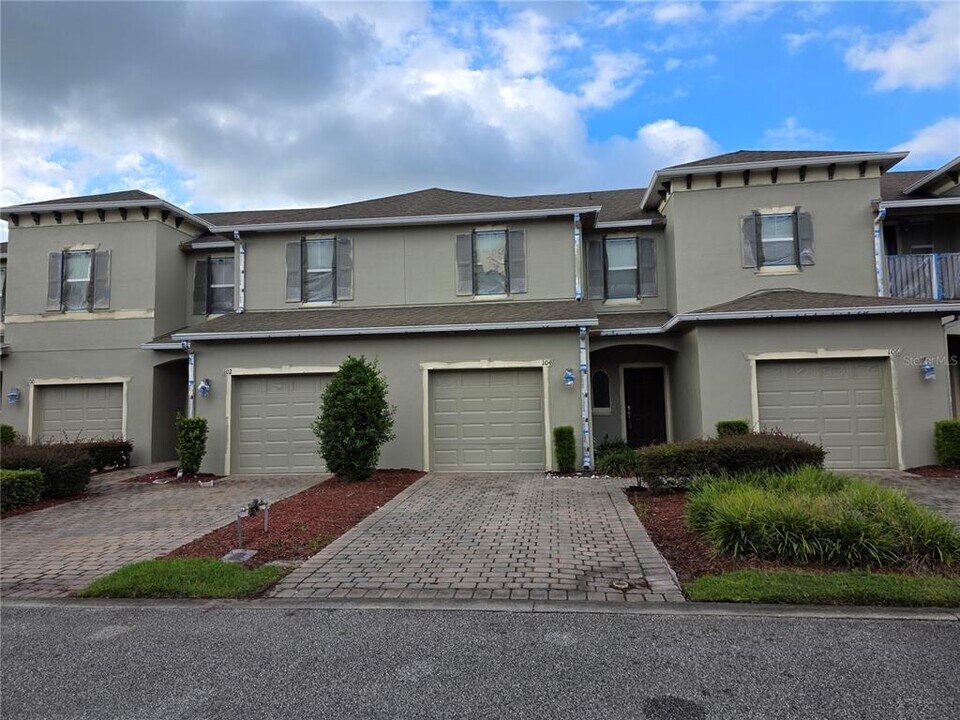 104 Kelly Thomas Way in Daytona Beach, FL - Building Photo