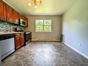 75 Belair Dr in New Milford, CT - Building Photo - Building Photo