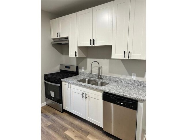 property at 1023 17th Ave SE