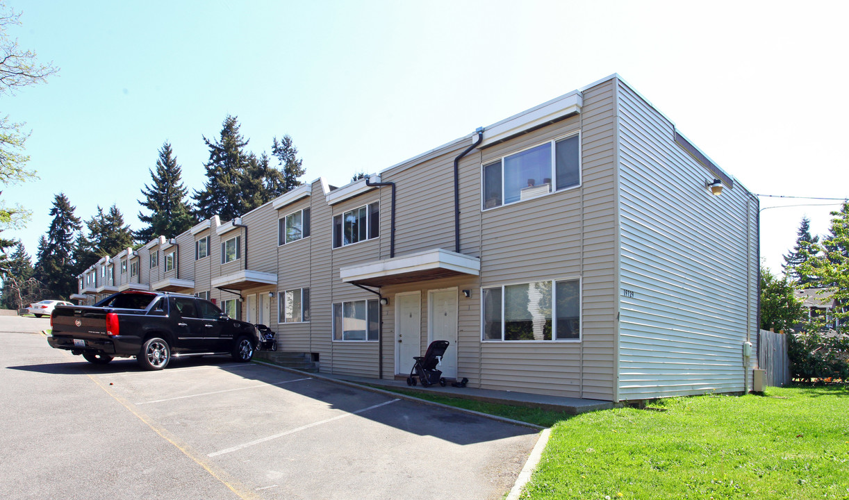 North Isle Apartments in Lynnwood, WA - Building Photo